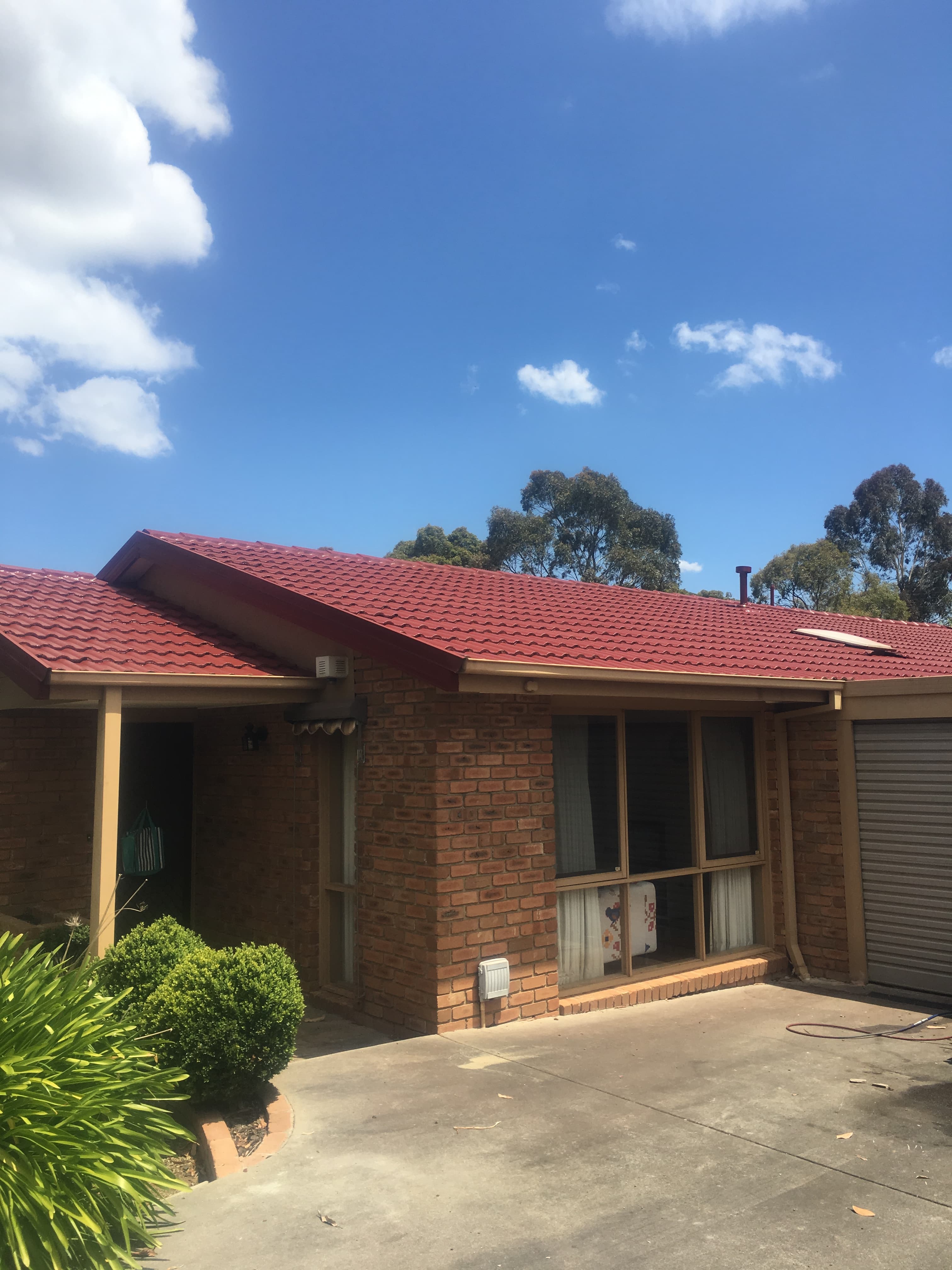 Roof tile repair and re-pointing Frankston